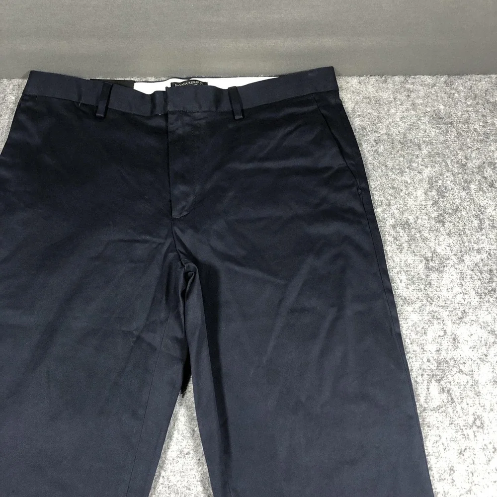 Banana Republic brand banana
